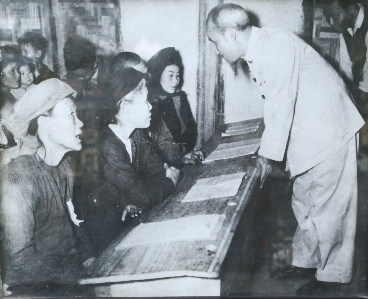 Nghệ thuật tập hợp lực lượng toàn xã hội của Đảng thời kỳ 1945-1946