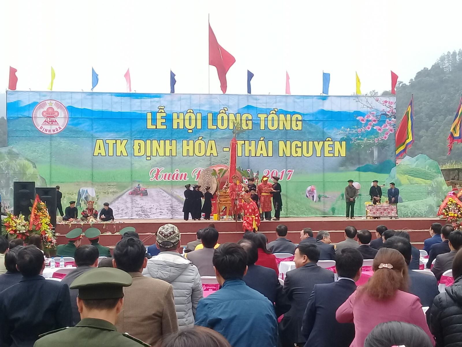 Giữ gìn và phát huy giá trị văn hóa truyền thống tộc người Tày ở Thái Nguyên