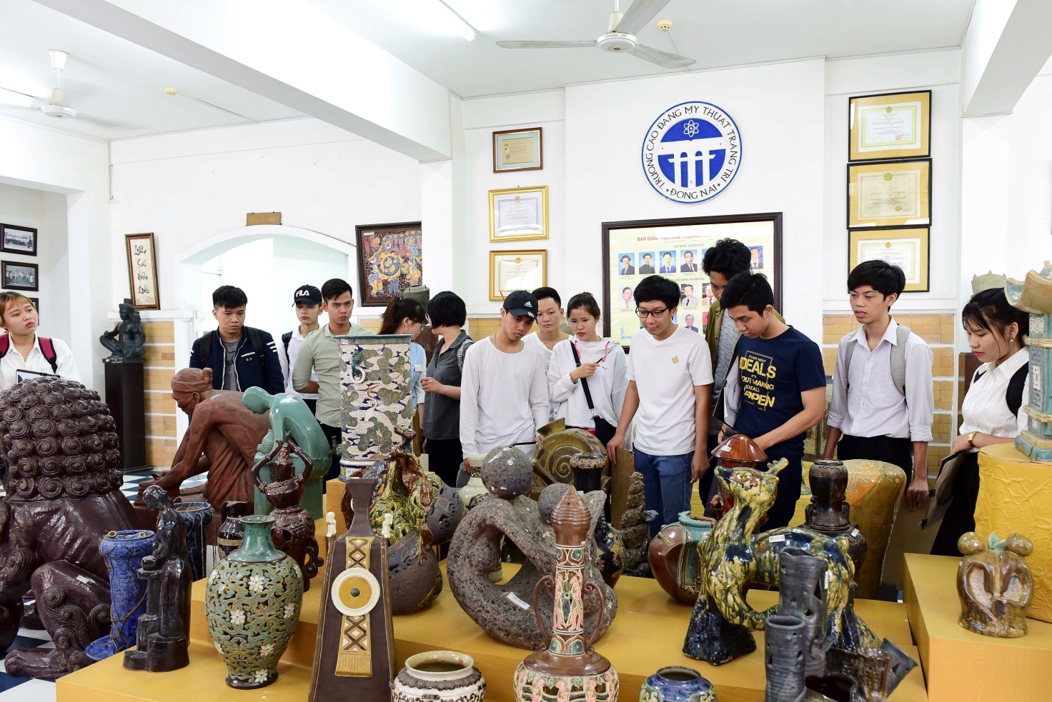 Việc đào tạo mỹ thuật ứng dụng ở miền Đông Nam Bộ hiện nay
