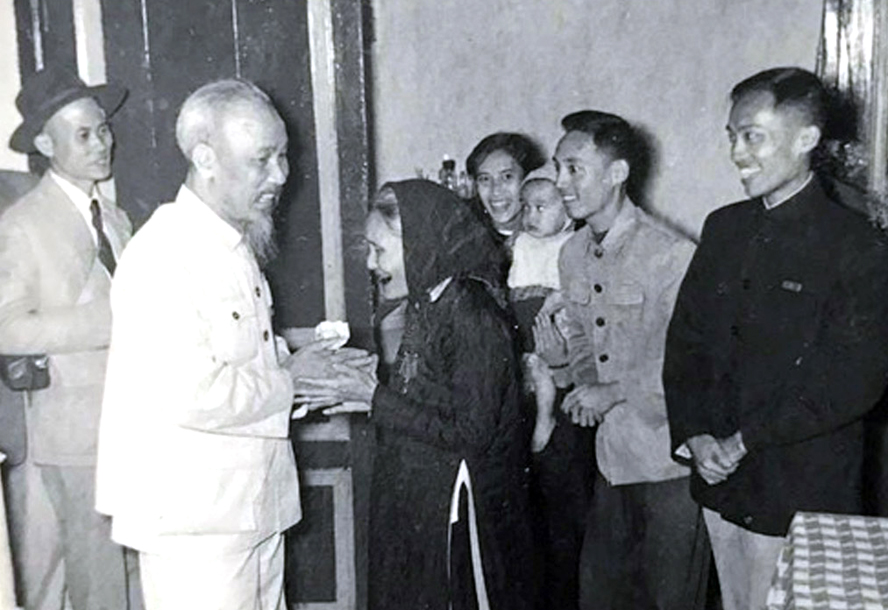 Tư tưởng trọng dân của Hồ Chí Minh