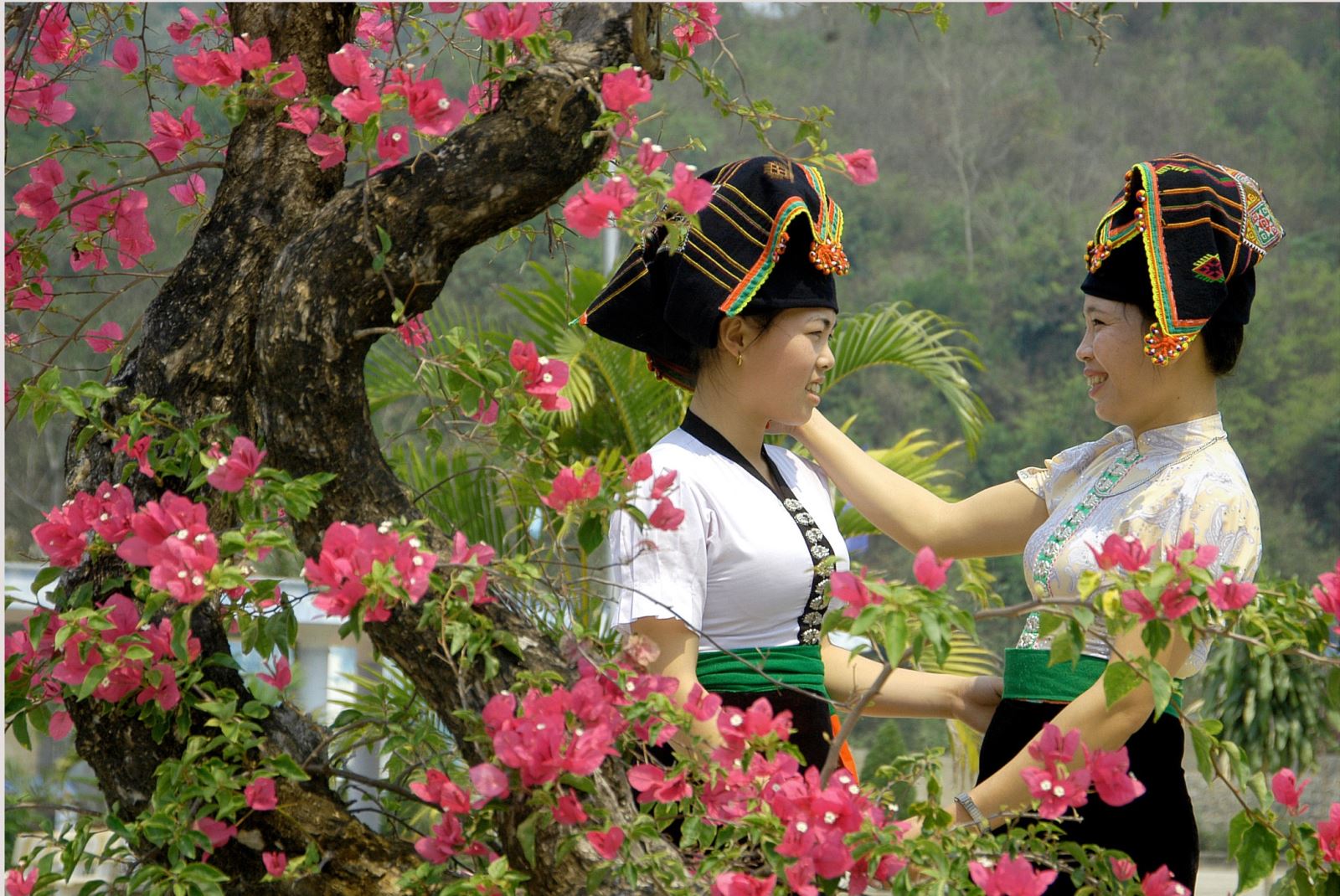 Bồi dưỡng, phát huy nguồn lực con người Việt Nam