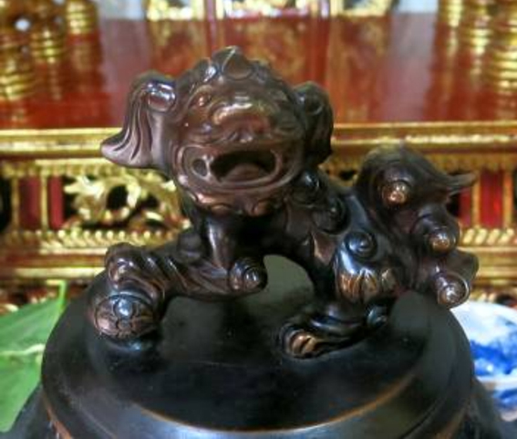 Những biến điệu trong hình lân trên nắp đỉnh đồng của một số bộ đồ thờ vùng Bắc Bộ từ thế kỷ XIX đến nay