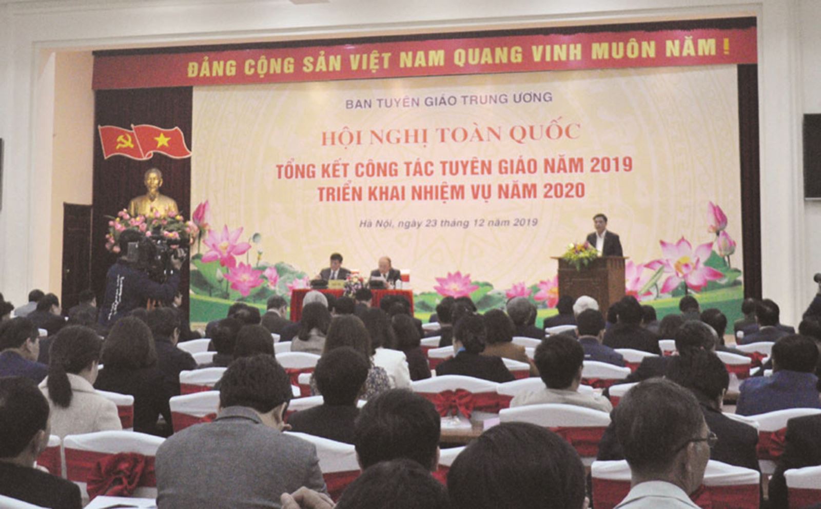 Phát huy vai trò công tác tuyên giáo trong đấu tranh phòng, chống suy thoái về đạo đức, lối sống