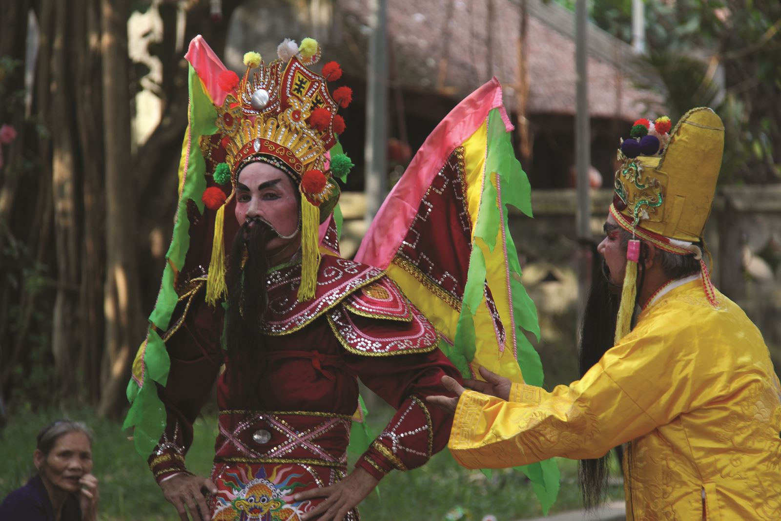 Về Thổ Hà xem tuồng