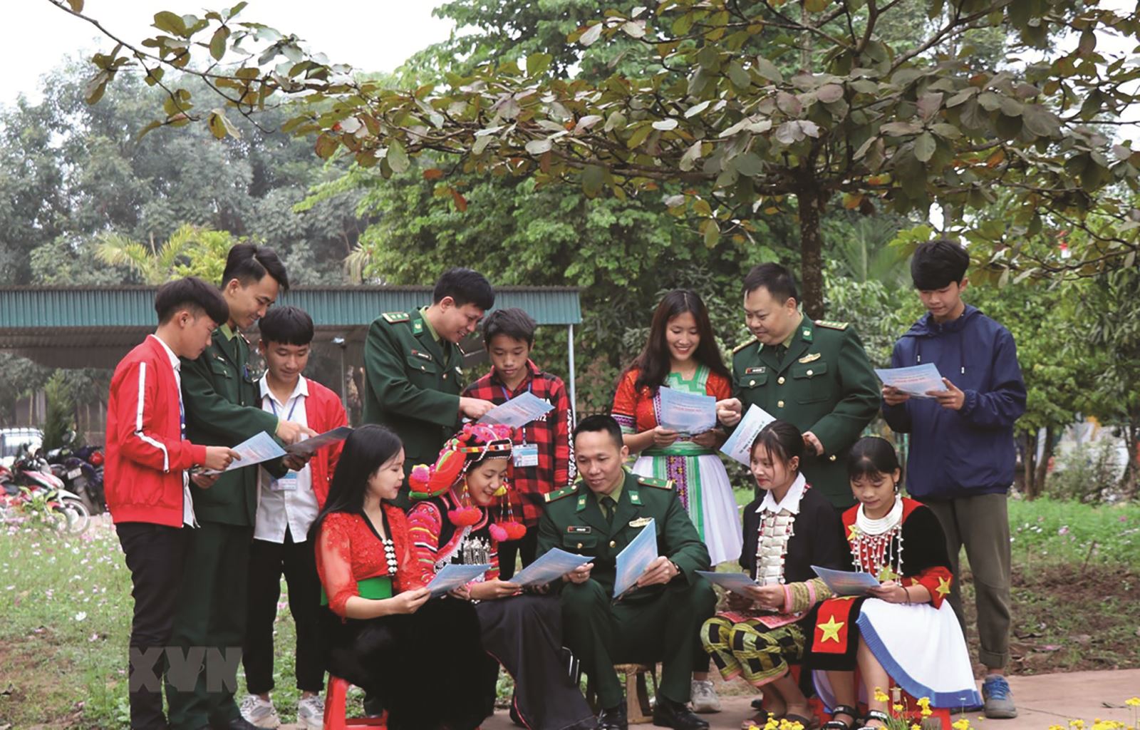 Kiên quyết và thường xuyên  đấu tranh phản bác các quan điểm sai trái, thù địch trong tình hình mới