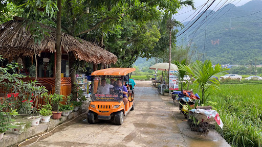 Bảo vệ di sản văn hóa tộc người trong phát triển du lịch cộng đồng: Bài học của bản Lác, Mai Châu (Hòa Bình)