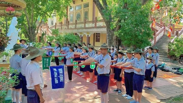 Hỗ trợ tinh thần cho người gặp khó khăn trong gia đình phật tử: Nghiên cứu trường hợp thành phố Đà Nẵng