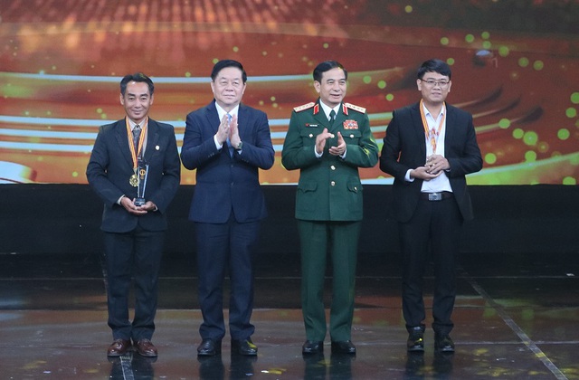 Trao giải cuộc thi và triển lãm ảnh nghệ thuật cấp quốc gia "Tự hào một dải biên cương" lần thứ 2 - năm 2022