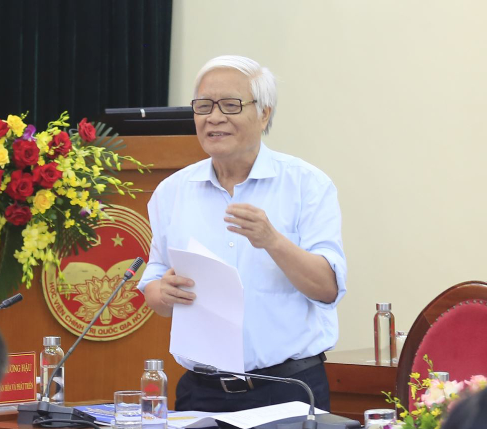 “Phải đầu tư để văn hóa ngang tầm với chính trị và kinh tế”