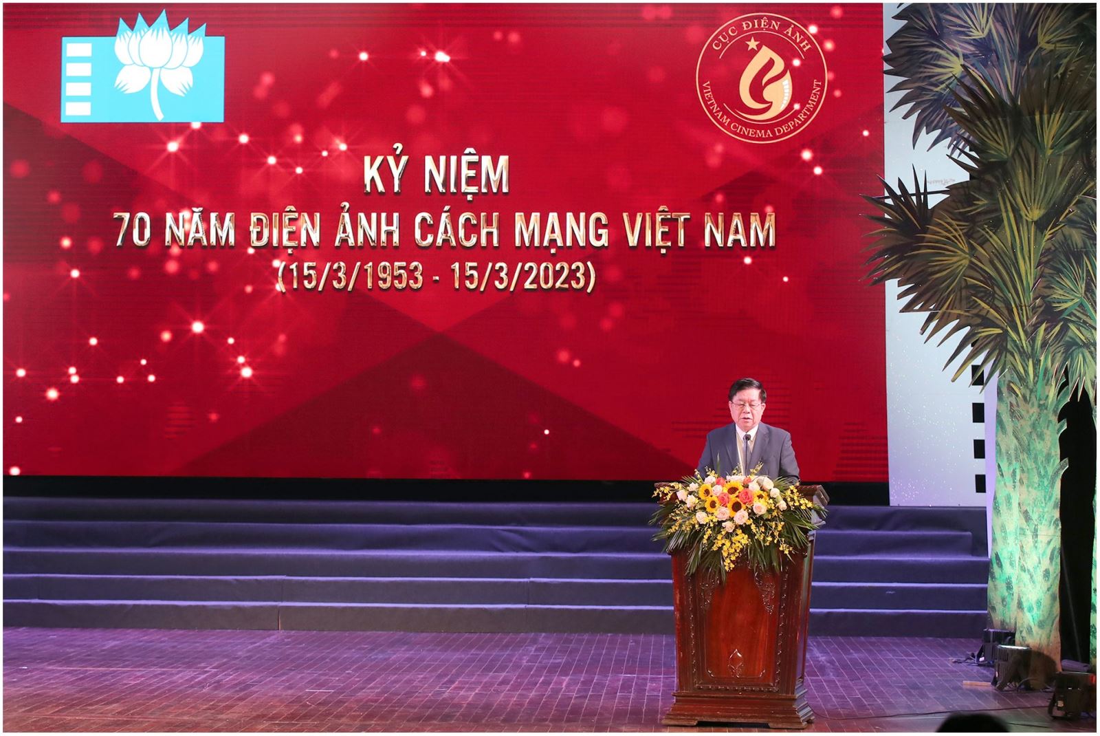 Phấn đấu xây dựng nền công nghiệp điện ảnh Việt Nam: dân tộc, hiện đại, nhân văn và hội nhập