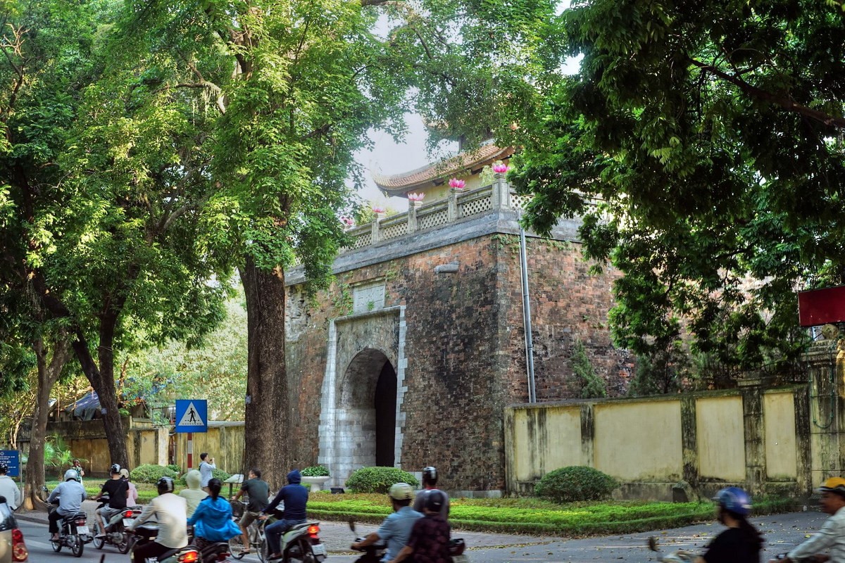 Tìm hiểu đề tài thiên nhiên trong thơ nôm Bà Huyện Thanh Quan 