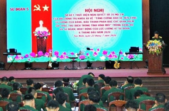 Giải pháp cơ bản phát huy vai trò của chính trị viên ở đơn vị cơ sở trong bảo vệ nền tảng tư tưởng của Đảng hiện nay