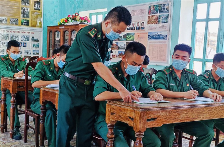 Giải pháp nâng cao chất lượng học tập chính trị của Hạ sĩ quan - Binh sĩ ở các trường quân đội hiện nay