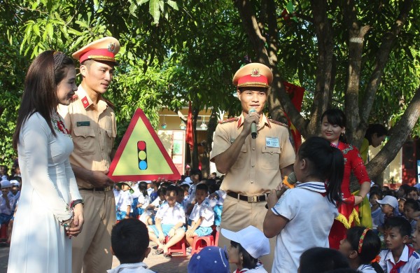 Một số giải pháp nâng cao văn hóa giao thông