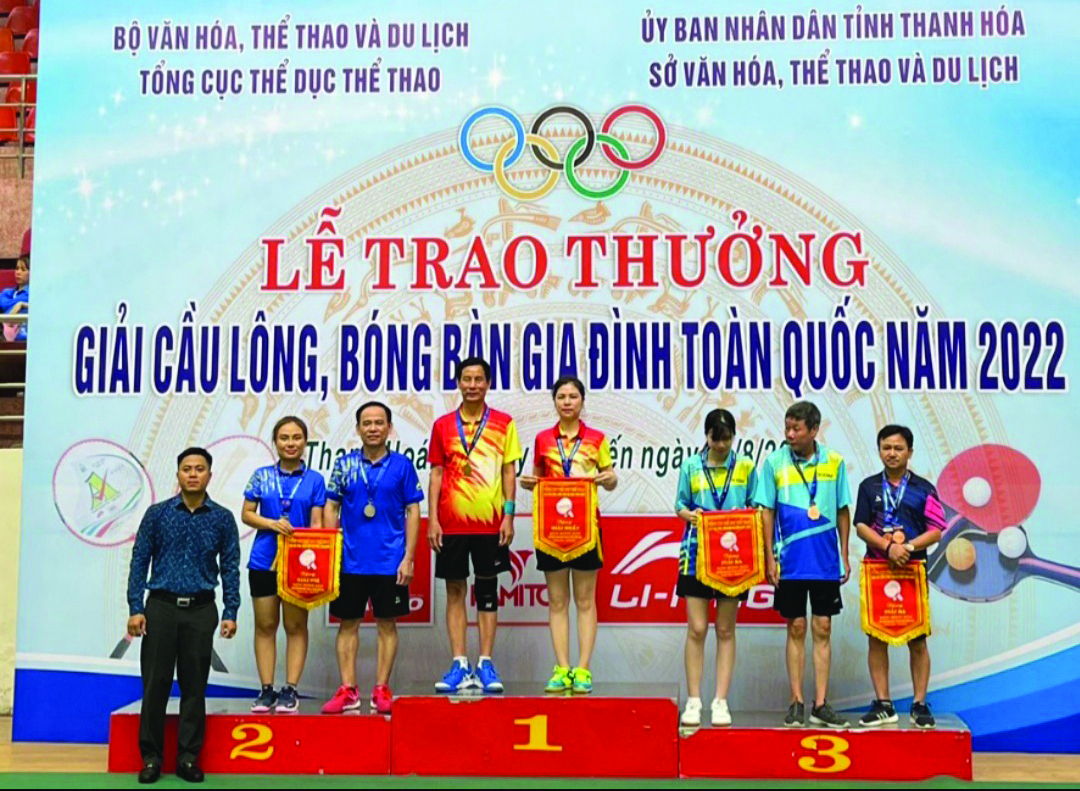 Cả gia đình cùng đam mê bóng bàn