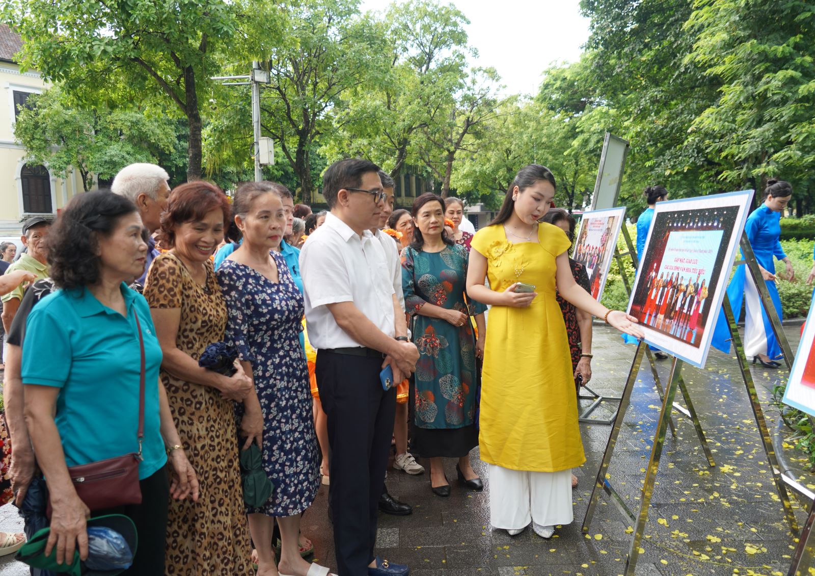 Hà Nội: Trưng bày chuyên đề Ảnh về Gia đình