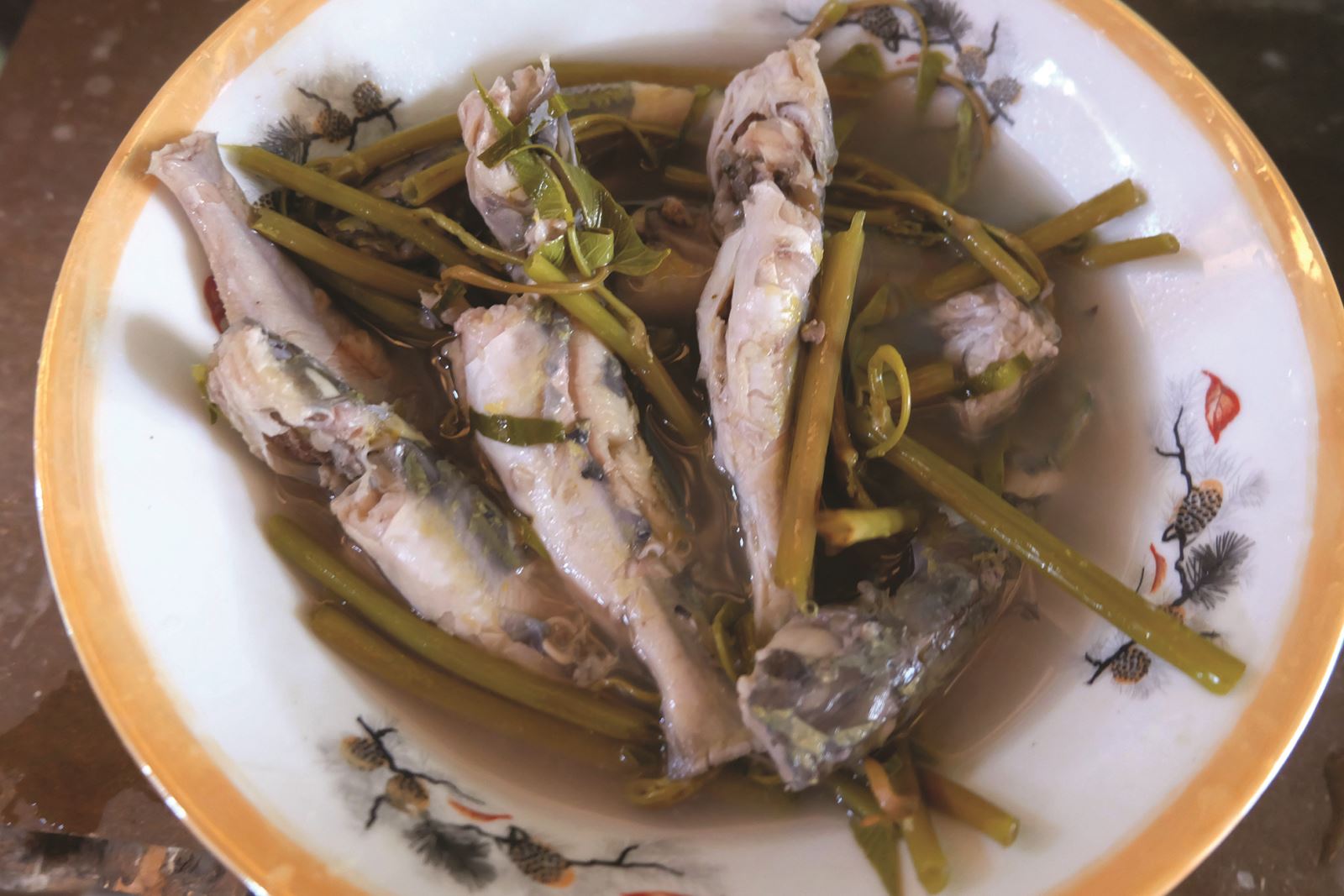 Canh chua cơm mẻ cá lăng non