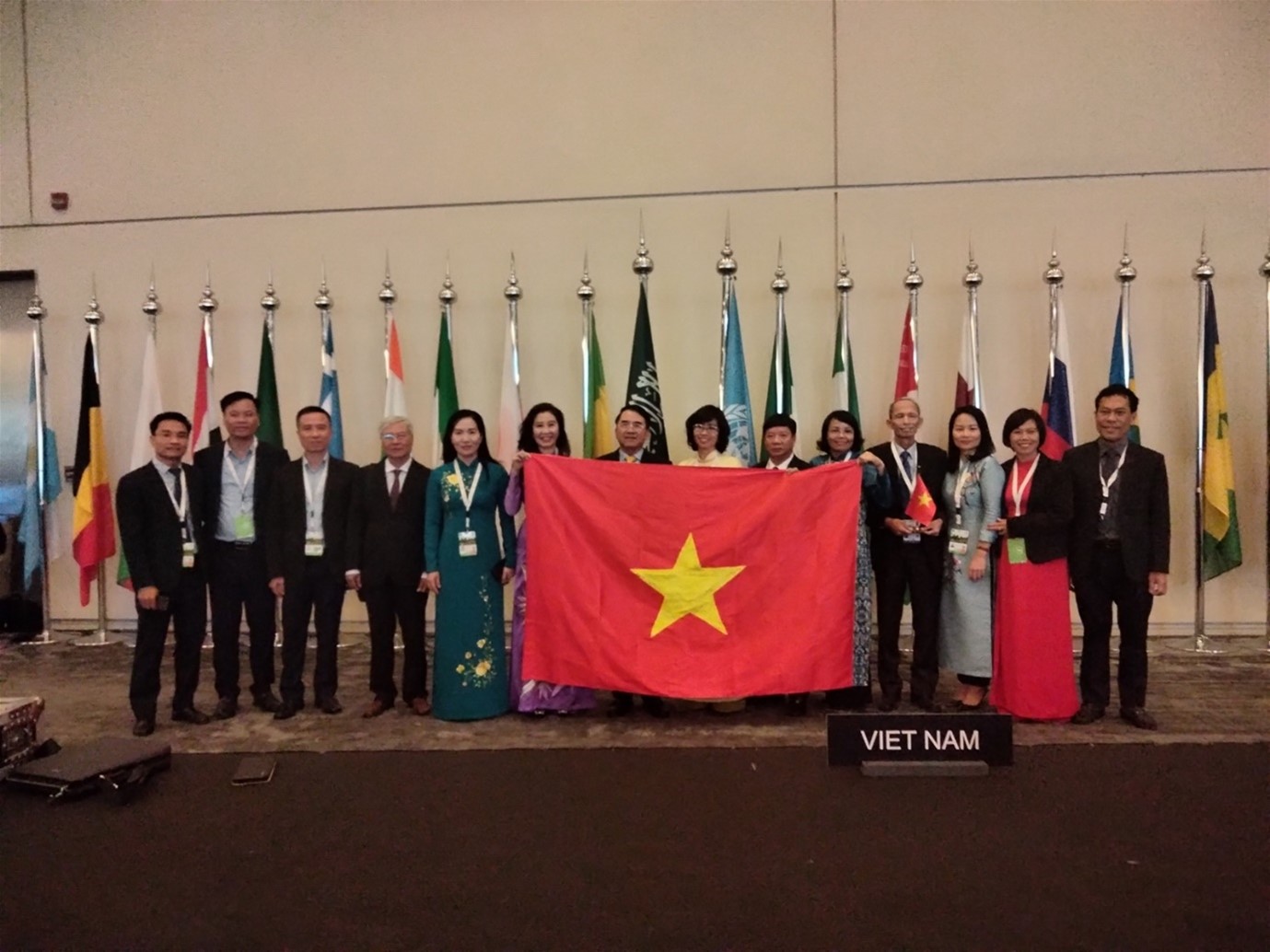Vịnh Hạ Long - Quần đảo Cát Bà (Tỉnh Quảng Ninh và Thành phố Hải Phòng) được UNESCO công nhận là di sản thiên nhiên thế giới