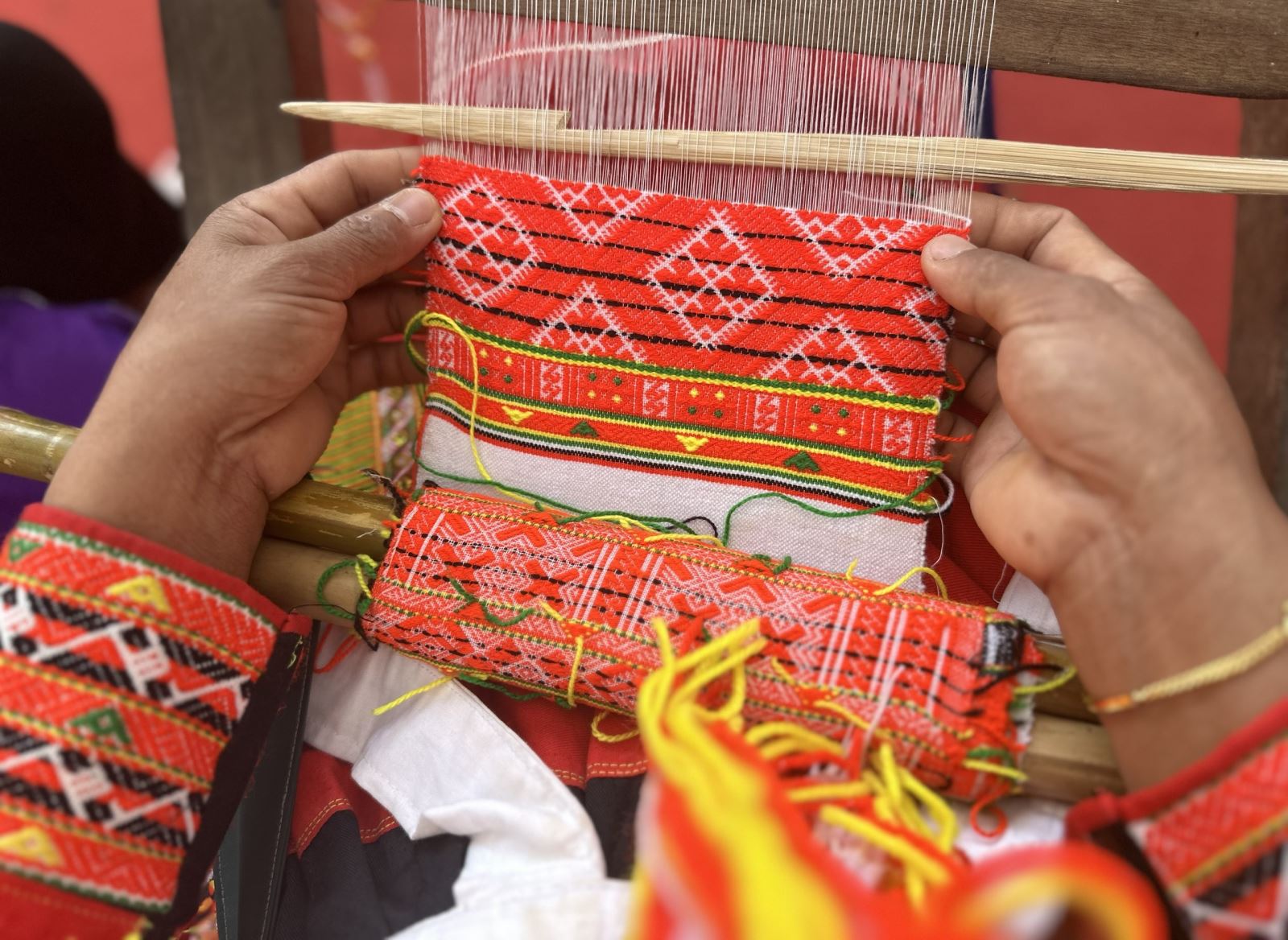 Rực rỡ sắc màu “thổ cẩm” của đồng bào Pà Thẻn (Tuyên Quang)