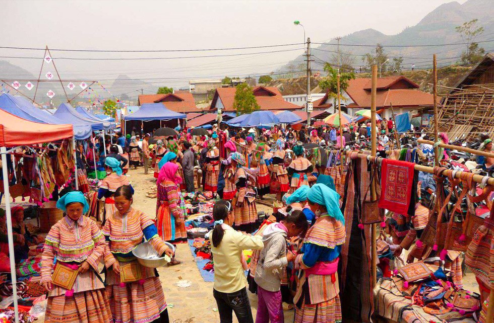 Giá trị văn hóa chợ phiên trong phát triển sản phẩm du lịch văn hóa của đồng bào dân tộc thiểu số