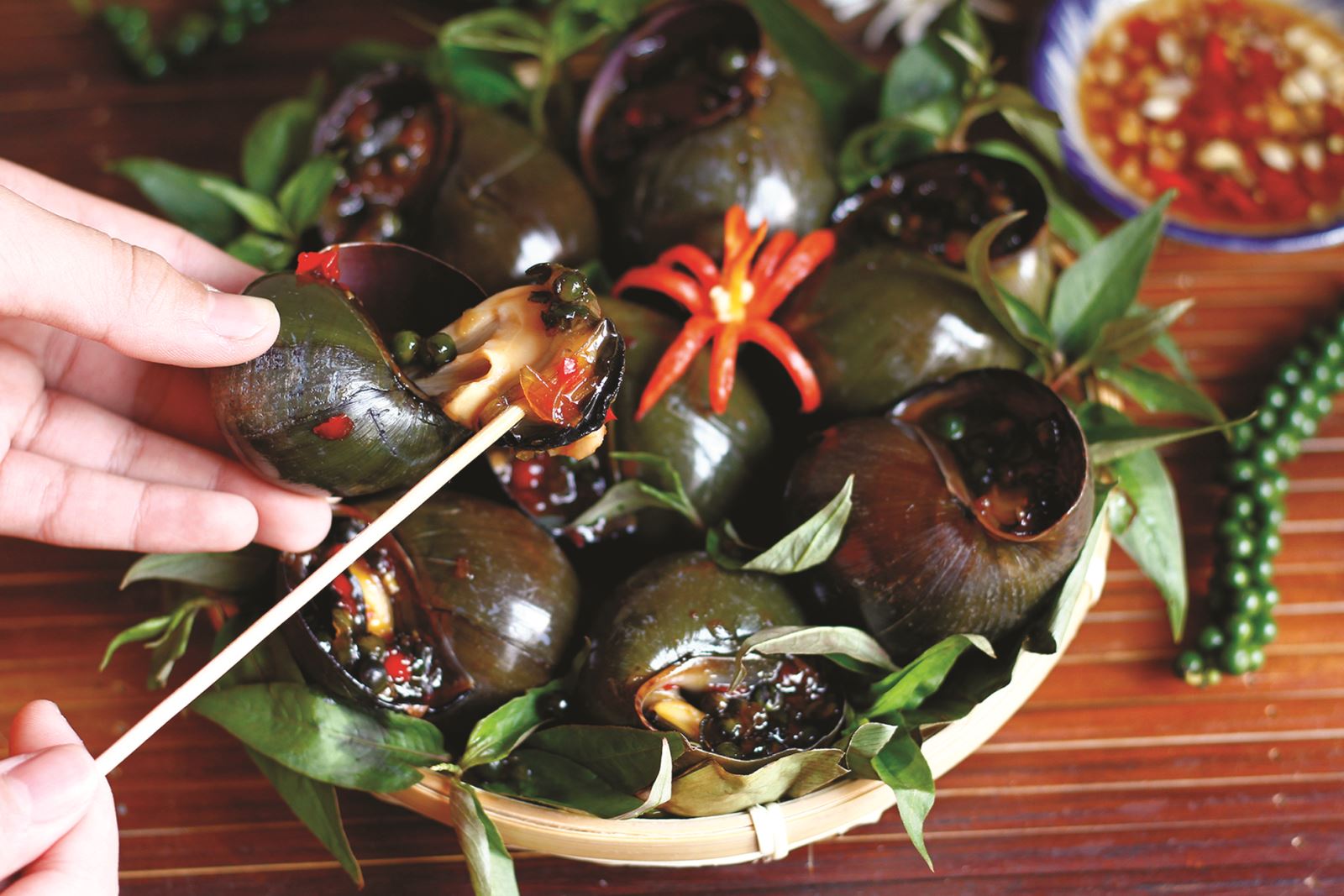 Ốc bươu đen nướng tiêu xanh
