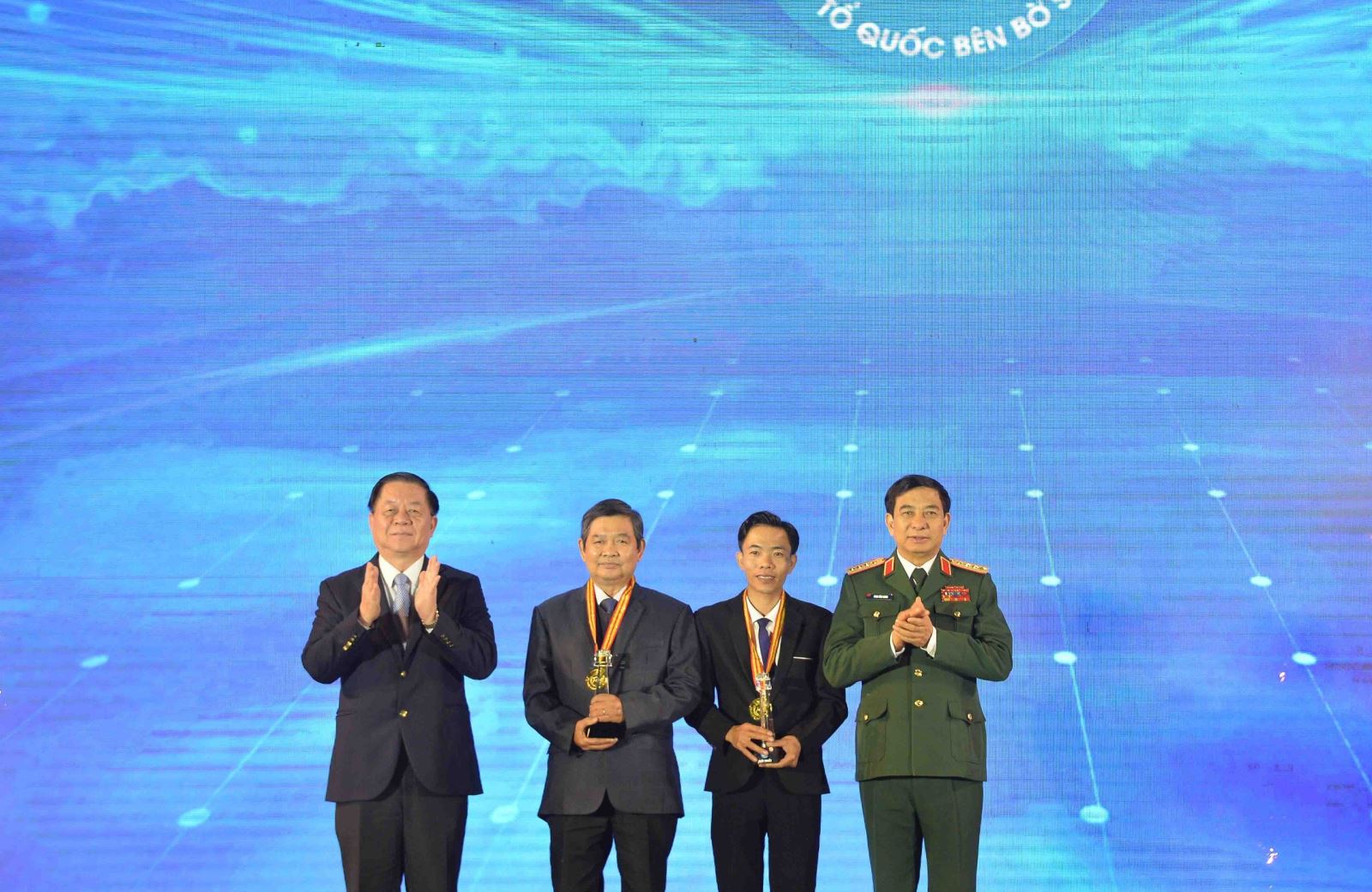 Trao giải Cuộc thi và Triển lãm Ảnh nghệ thuật “Tổ quốc bên bờ sóng” lần thứ II năm 2023
