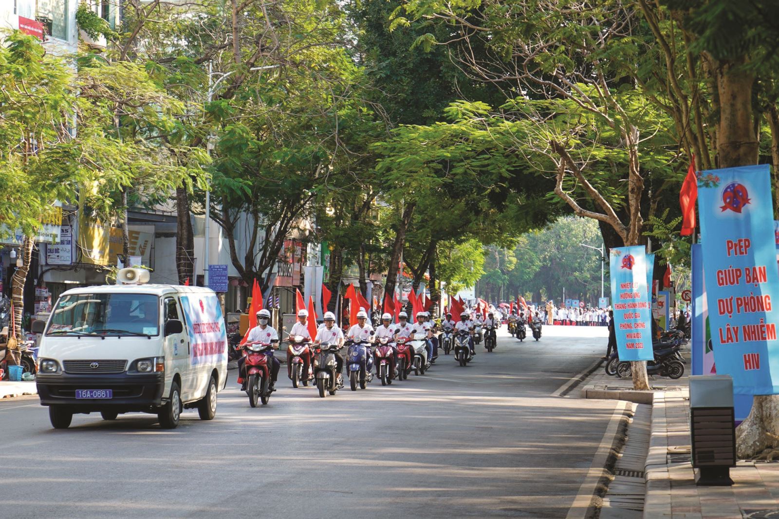 Ngày 26/10/2023, Bộ Y tế (Cơ quan thường trực của Ủy ban Quốc gia phòng, chống AIDS, ma túy, mại dâm) ban hành Công văn số 6875/BYT-UBQG50 về việc triển khai Tháng hành động Quốc gia phòng, chống HIV/AIDS năm 2023. Tháng hành động Quốc gia phòng, chống HIV/AIDS năm 2023 được thực hiện với chủ đề “Cộng đồng sáng tạo - Quyết tâm chấm dứt dịch bệnh AIDS vào năm 2030!”.
