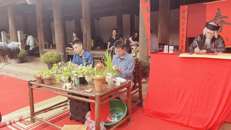 Trải nghiệm "Tết làng Việt" tại làng cổ Đường Lâm