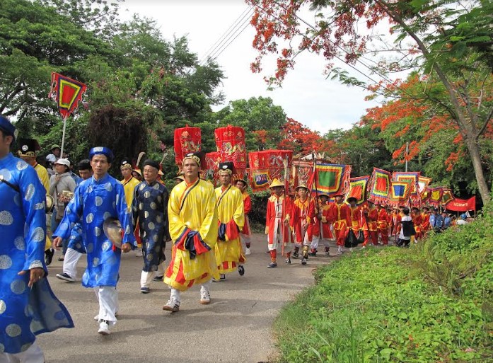 Từ lễ hội Bà Chúa xứ núi Sam Châu Đốc, An Giang bàn về tính cách của người dân vùng Tây Nam Bộ