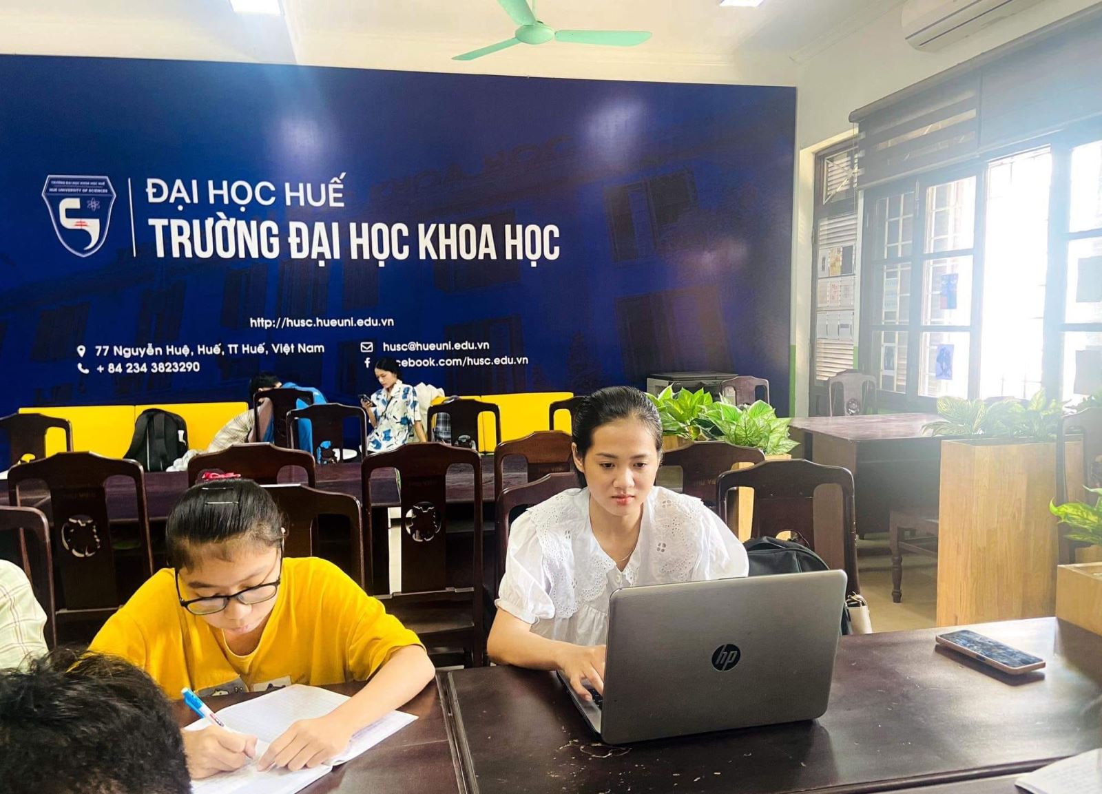 Khai thác và chia sẻ tài liệu số tại Trung tâm Thông tin - Thư viện, Trường Đại học Khoa học, Đại học Huế