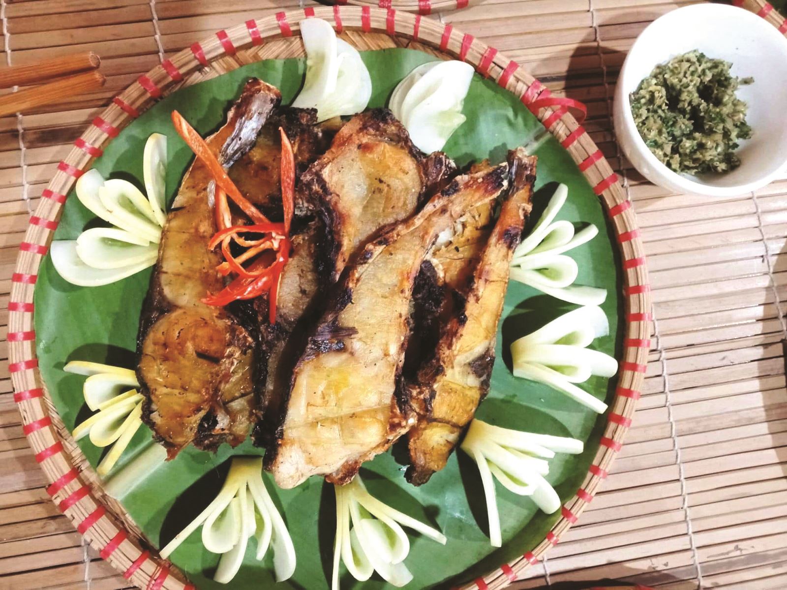 Cá nướng hai lửa, món ngon vùng Tây Bắc