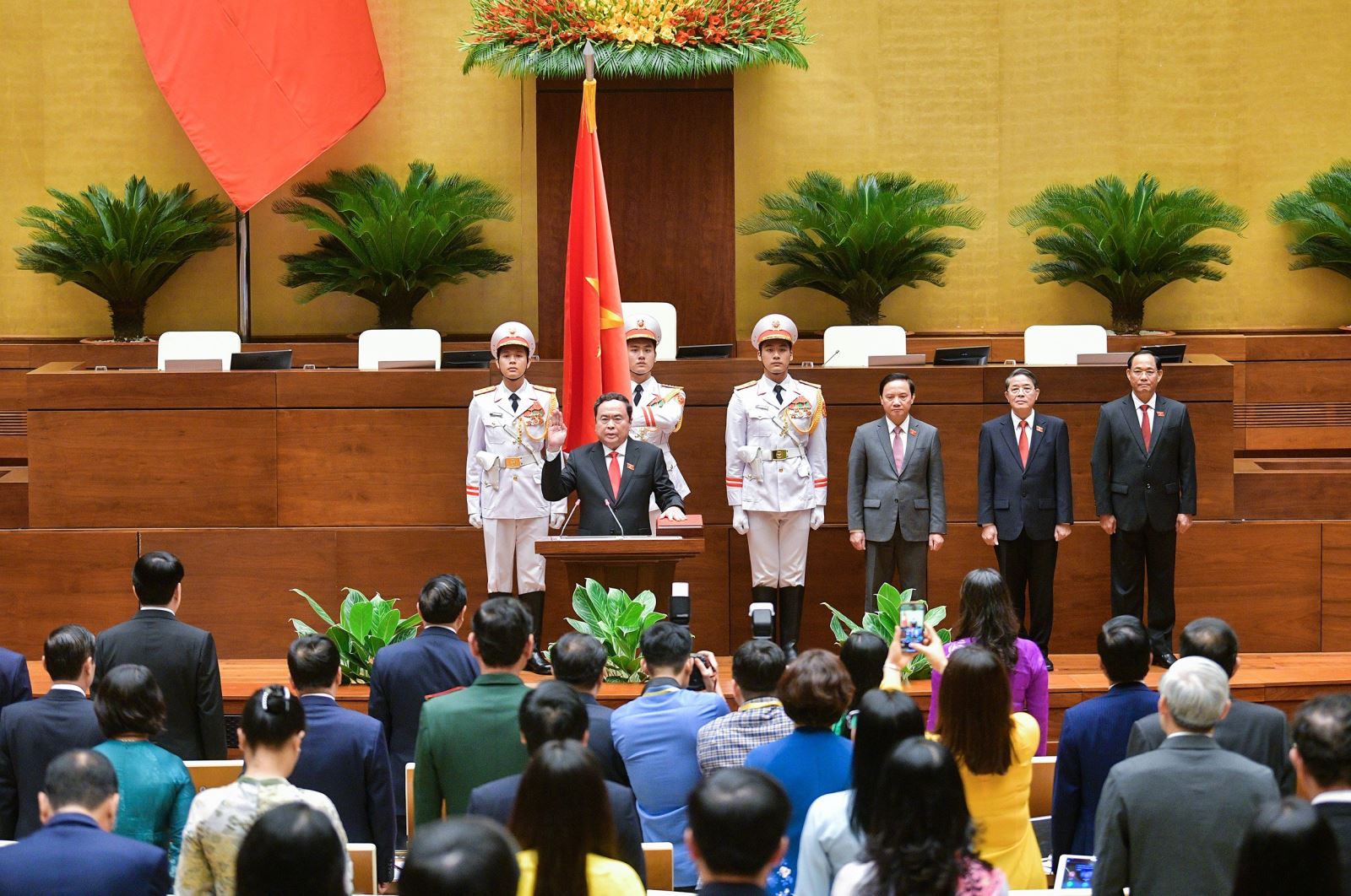 Quốc hội đã thông qua Nghị quyết bầu ông Trần Thanh Mẫn làm Chủ tịch Quốc hội nhiệm kỳ 2021 - 2026 