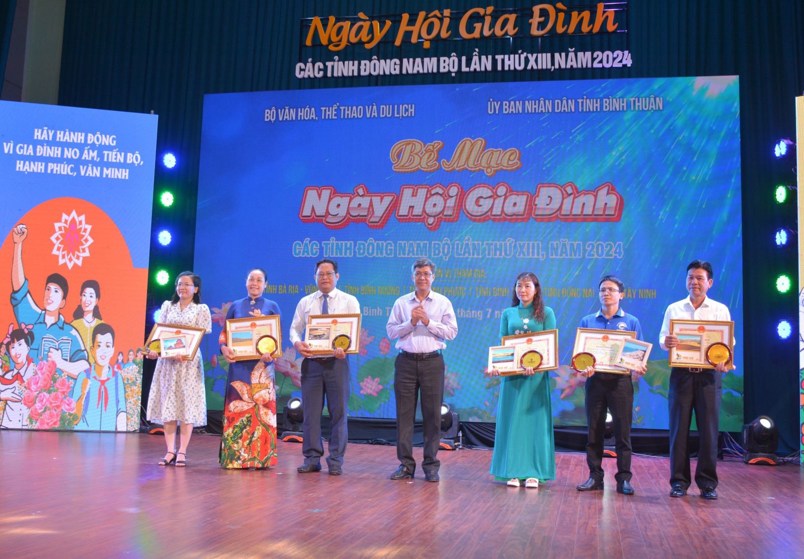 Ngày hội gia đình các tỉnh Đông Nam Bộ lần thứ XIII, năm 2024 thành công tốt đẹp