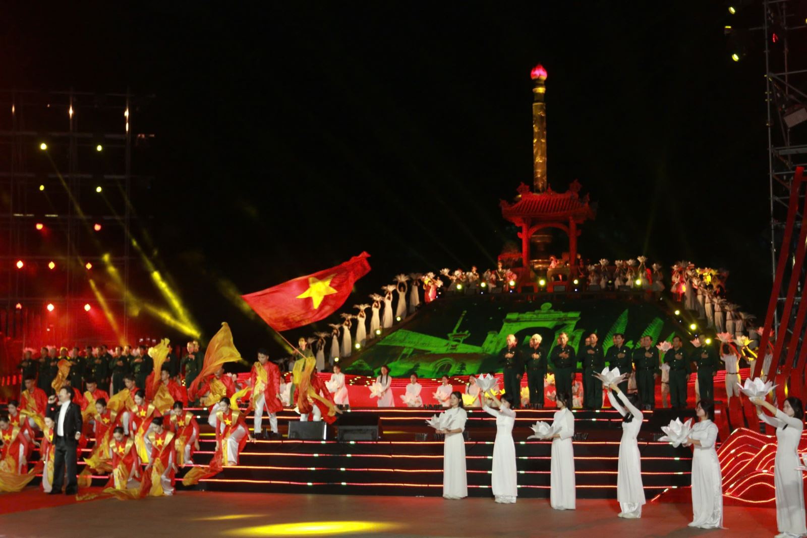 “Bản hùng ca bất diệt”: Khúc tráng ca về dòng sông hoa lửa và Thành cổ linh thiêng