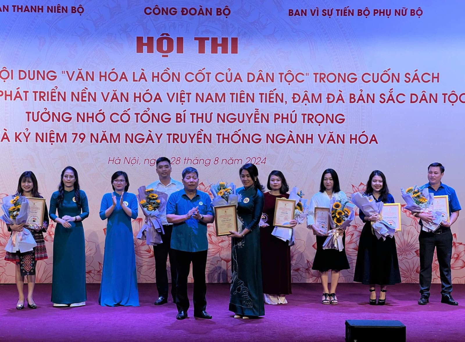 Lan tỏa nội dung “Văn hóa là hồn cốt của dân tộc” trong cuốn sách của cố Tổng Bí thư Nguyễn Phú Trọng