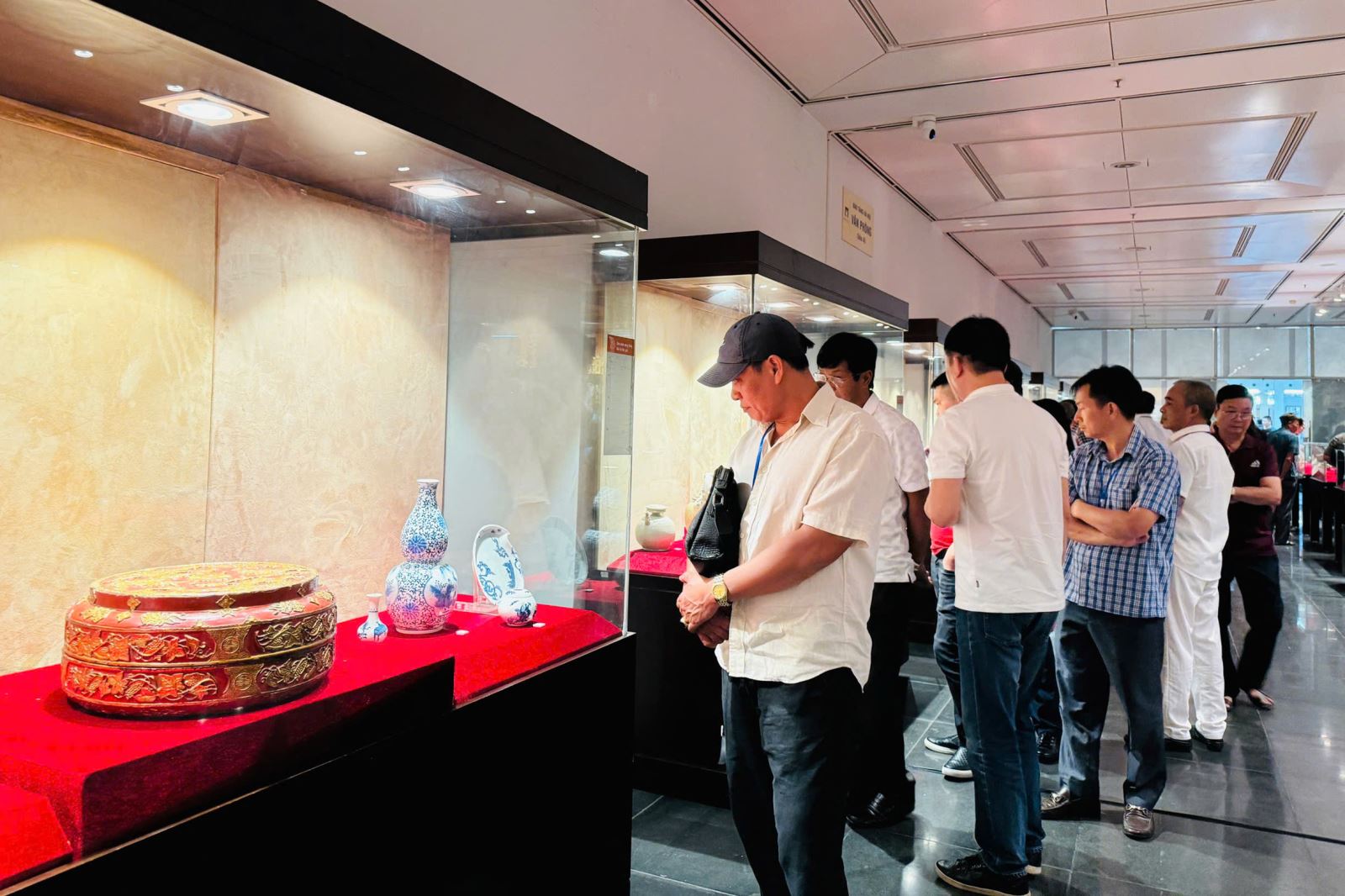 Hà Nội: Giới thiệu hơn 500 cổ vật tại triển lãm “Văn minh sông Hồng tới Hà Nội phố”