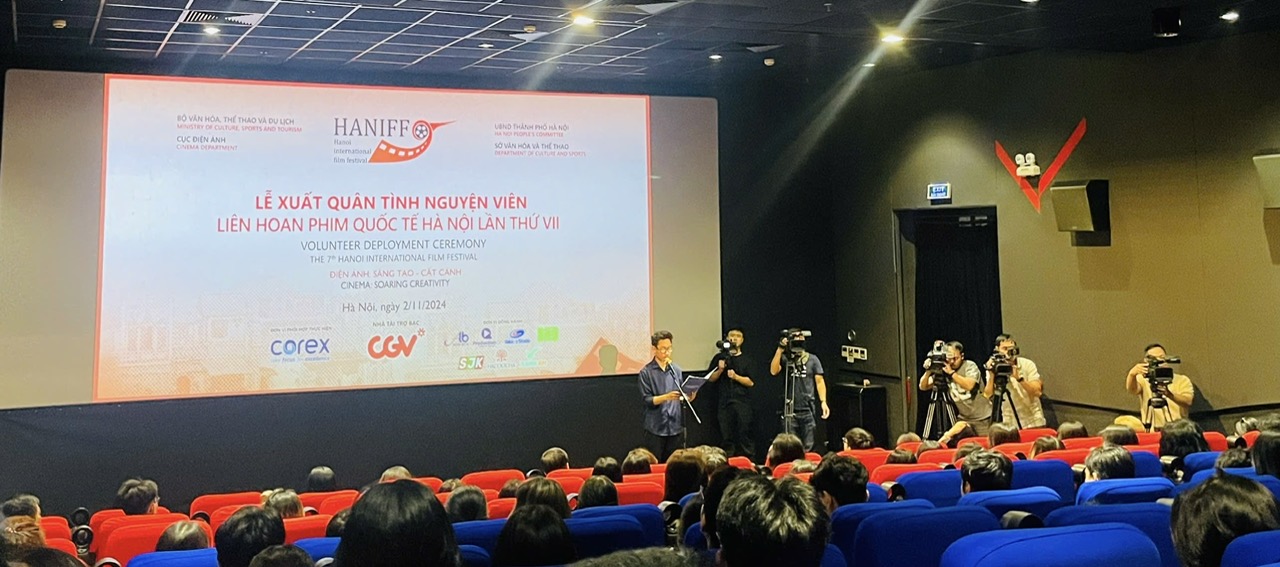 100 tình nguyện viên tham gia hỗ trợ Liên hoan phim quốc tế Hà Nội lần thứ VII