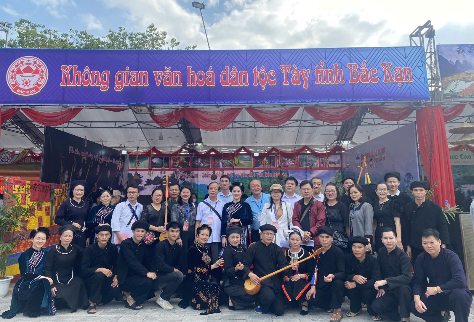 Không gian văn hóa truyền thống của dân tộc Tày, tỉnh Bắc Kạn trong ngày hội