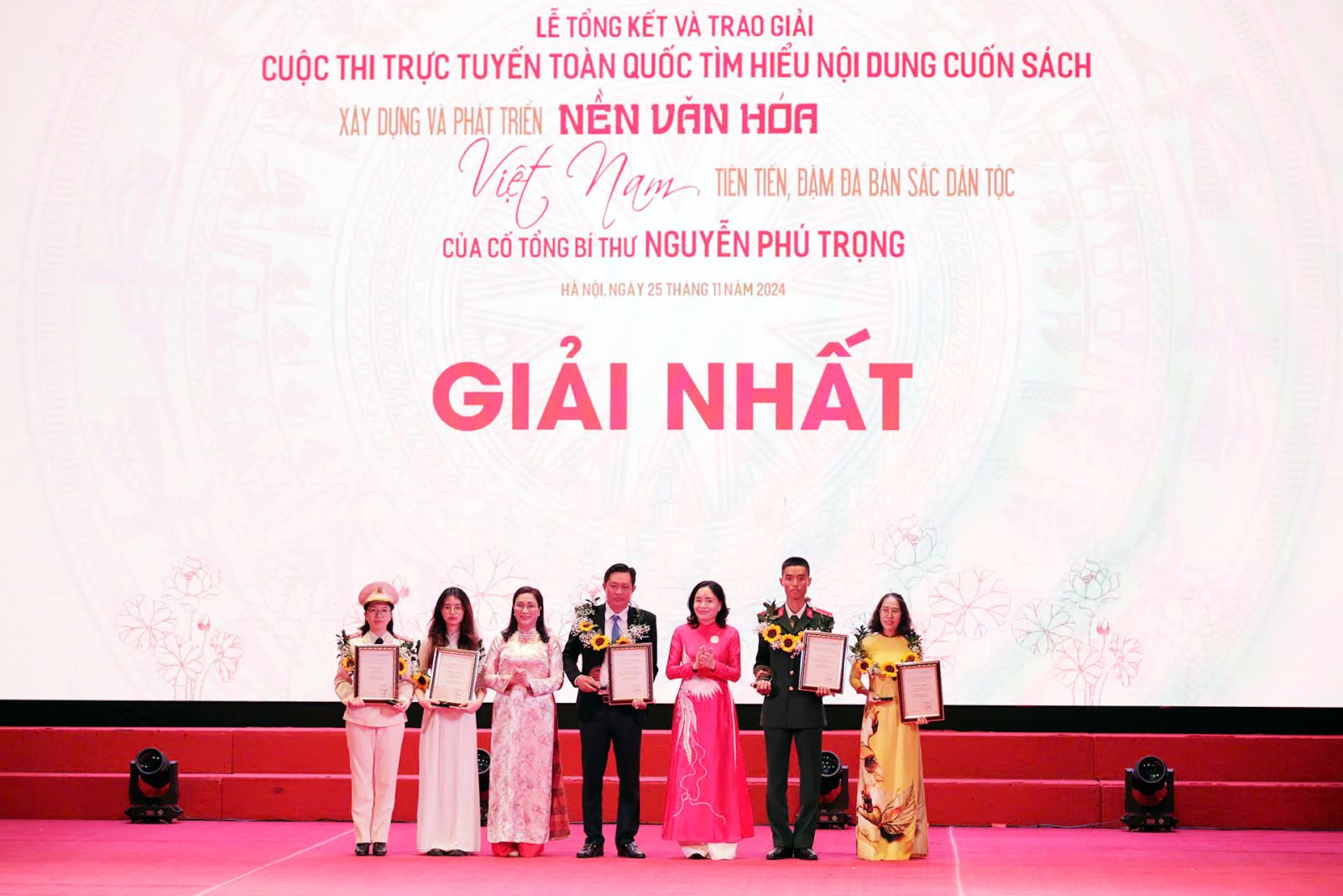Trao giải Cuộc thi Tìm hiểu nội dung cuốn sách về văn hóa của cố Tổng Bí thư Nguyễn Phú Trọng 