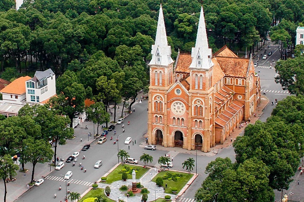Bảo tồn và phát huy giá trị di sản kiến trúc đô thị tại Thành phố Hồ Chí Minh trong phát triển bền vững