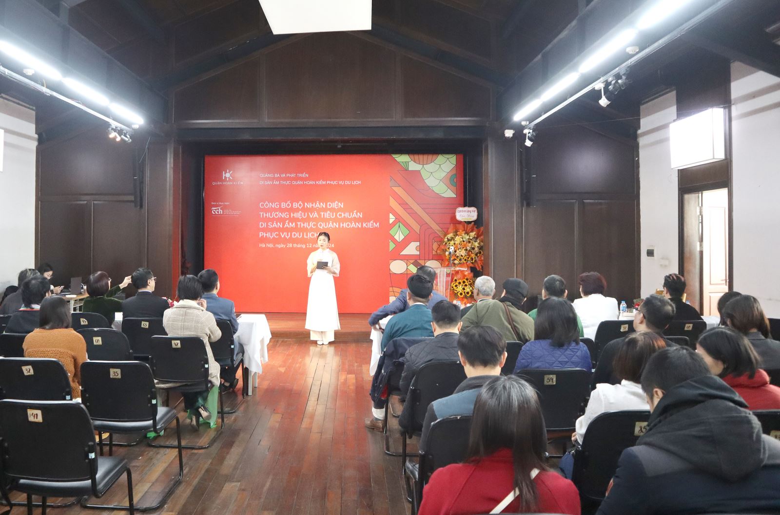 Hà Nội: Công bố bộ nhận diện thương hiệu, bộ tiêu chuẩn di sản ẩm thực quận Hoàn Kiếm phục vụ du lịch