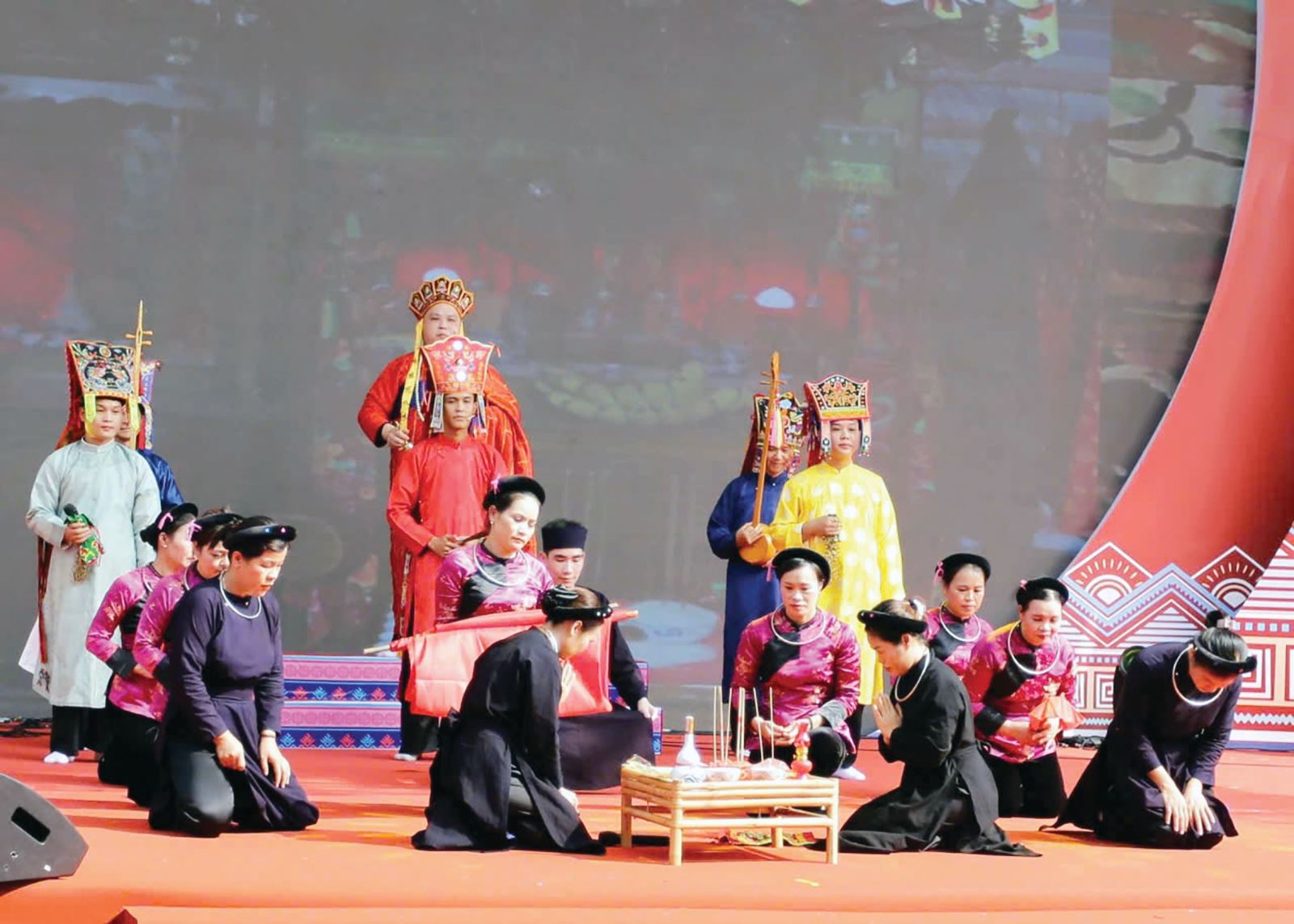 Lan tỏa khúc hát Then xứ Lạng