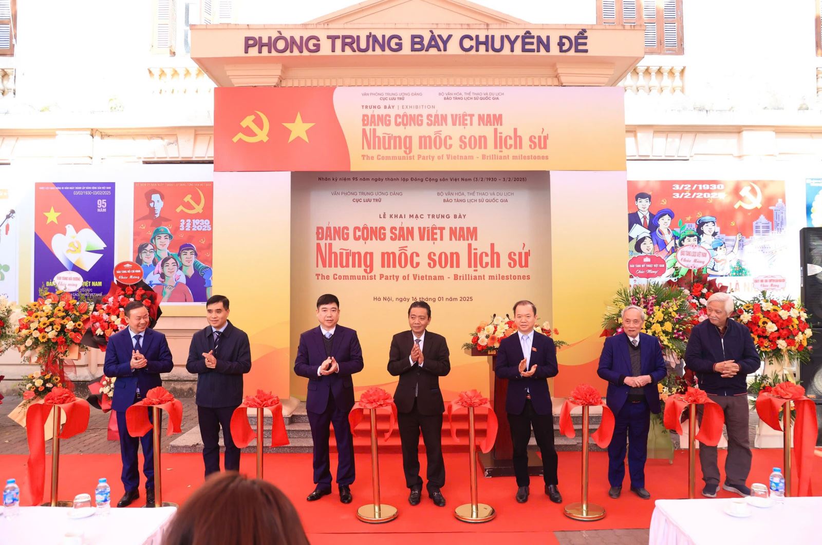 Trưng bày “Đảng Cộng sản Việt Nam – Những mốc son lịch sử”