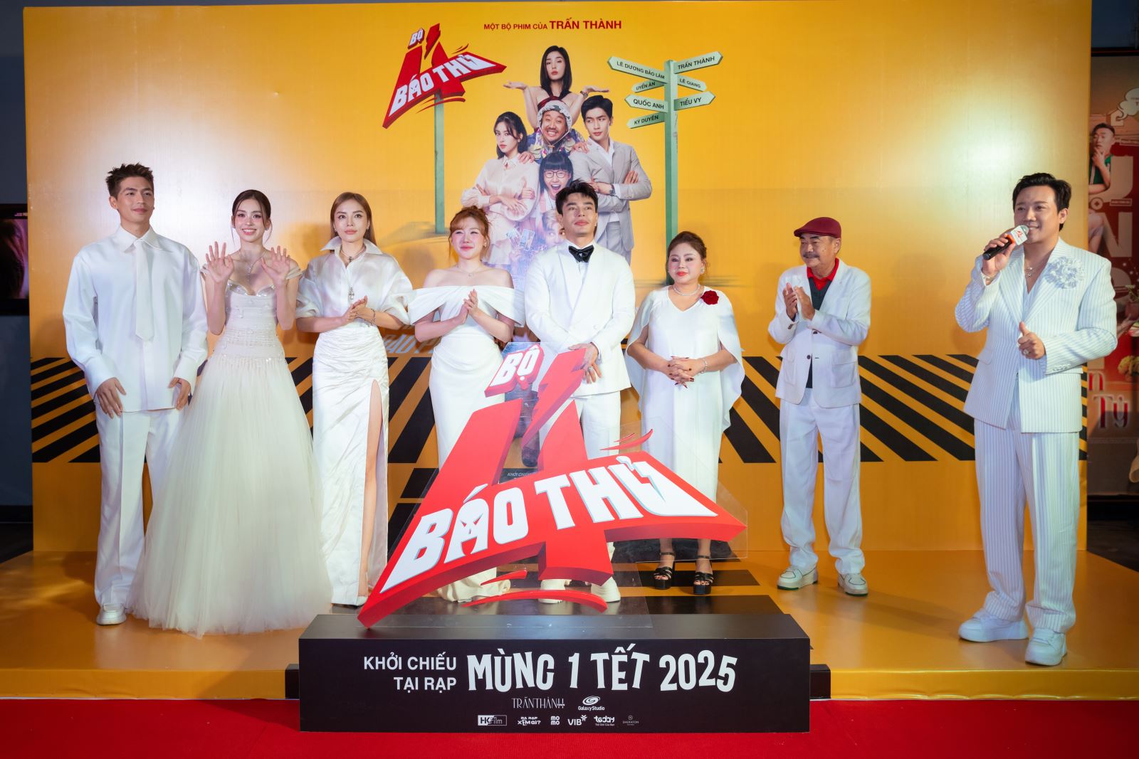 Phim “Bộ tứ báo thủ” ra mắt khán giả Hà Nội