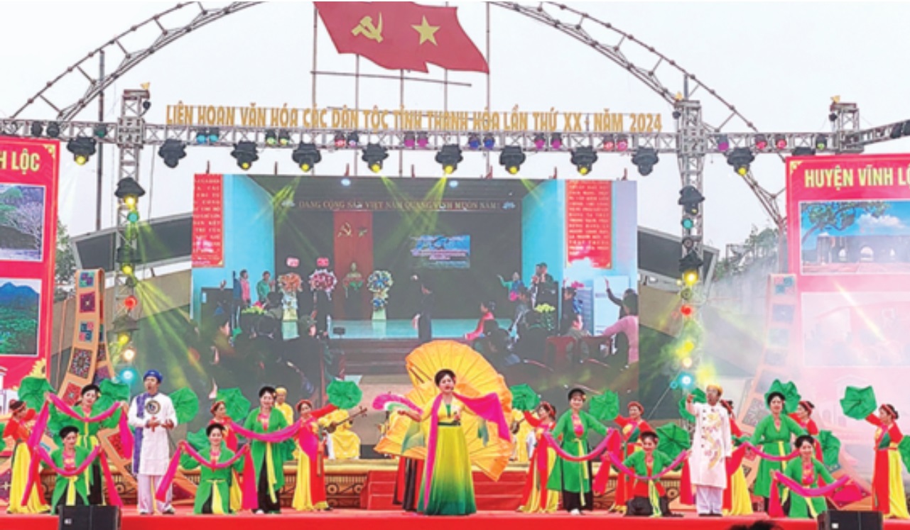 Miền quê yêu tiếng hát Chèo