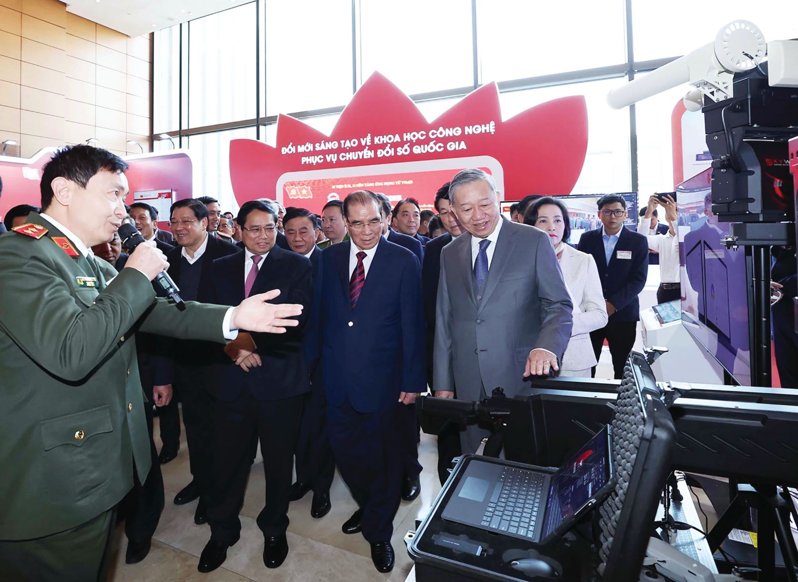 Chuyển đổi số - động lực quan trọng đưa đất nước phát triển trong kỷ nguyên vươn mình của dân tộc