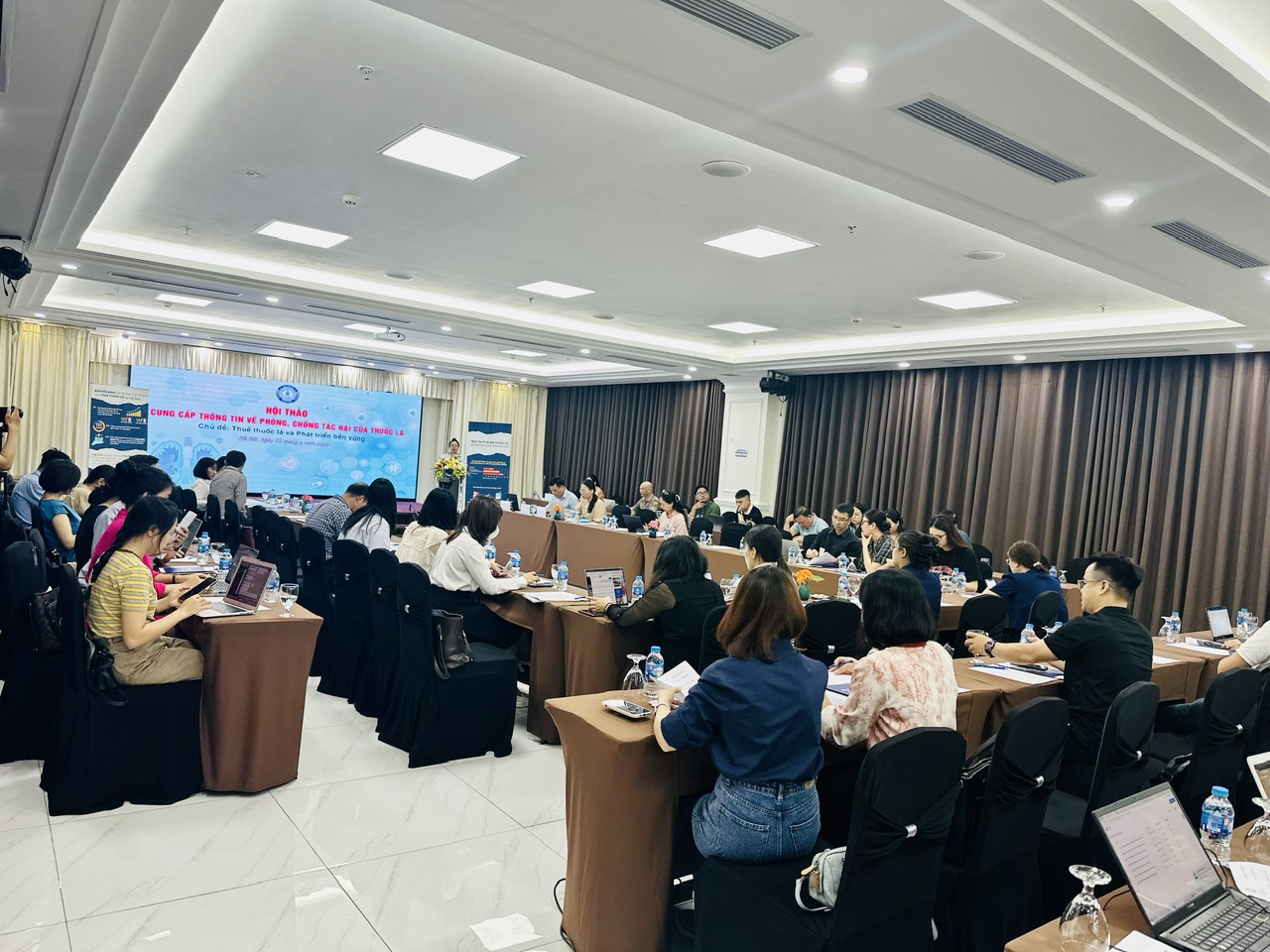 Tăng thuế thuốc lá: chính sách “ cùng thắng” để bảo vệ sức khoẻ cộng đồng và thúc đẩy tăng trưởng bền vững”