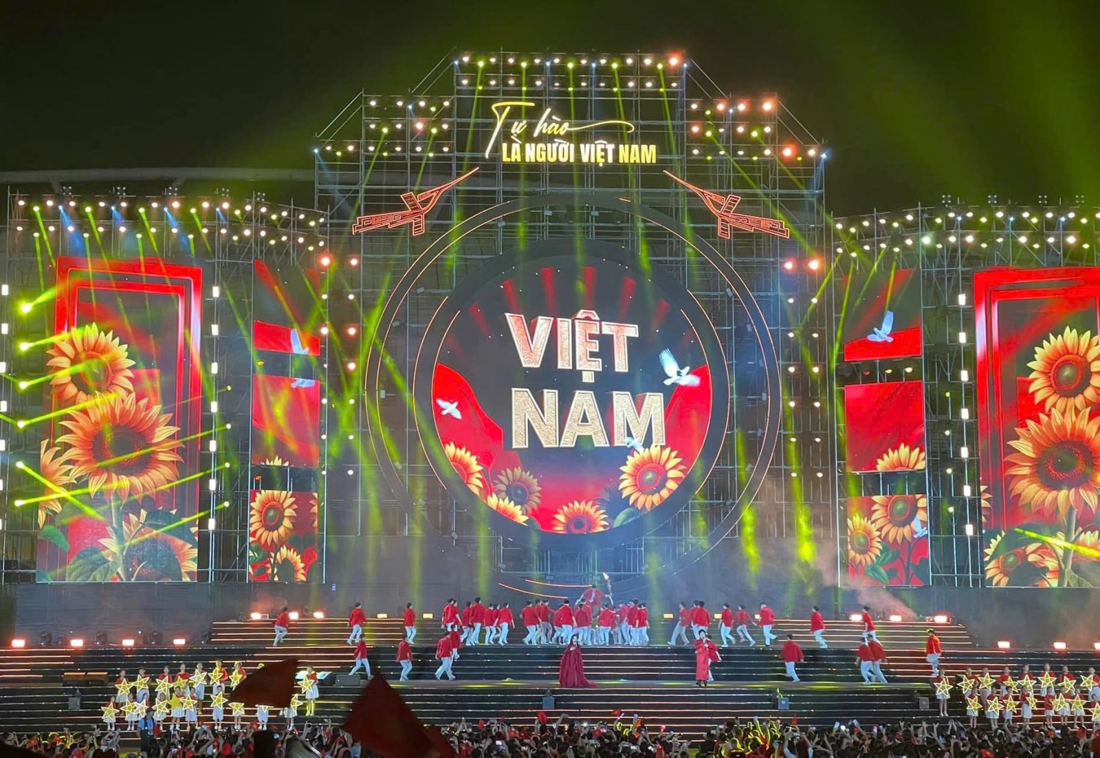 Tự hào là người Việt Nam - Một đêm kết nối triệu trái tim