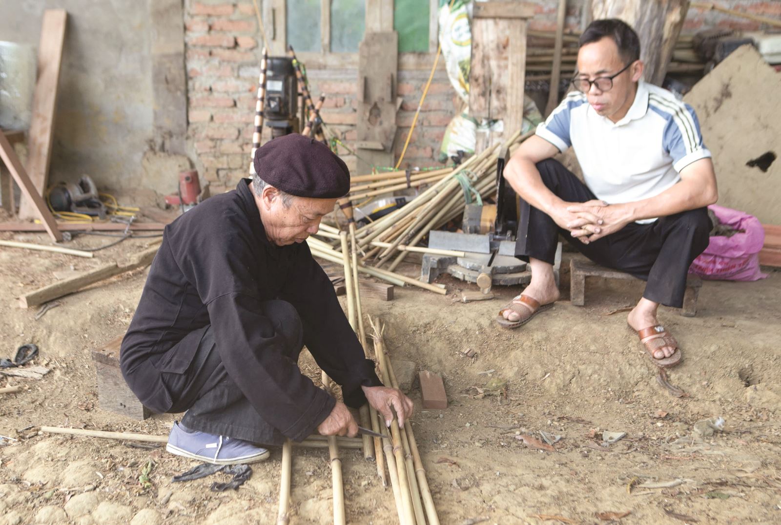 Nghệ nhân Hoàng Văn Tân -  Người giữ "hồn" dân tộc