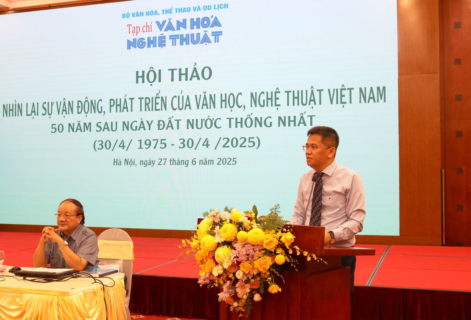 Tổng quan về tiến trình vận động và phát triển của văn học, nghệ thuật Việt Nam (1975-2025)